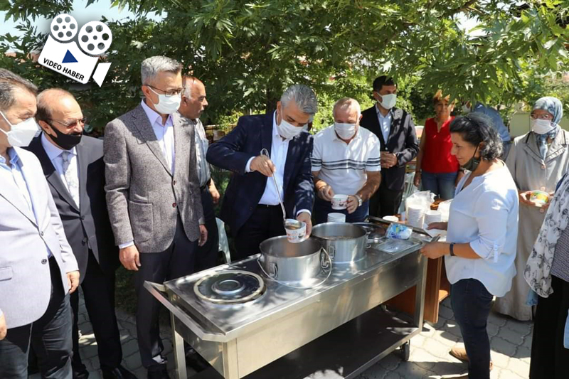 Erzincan’da binlerce kişiye aşure dağıtıldı