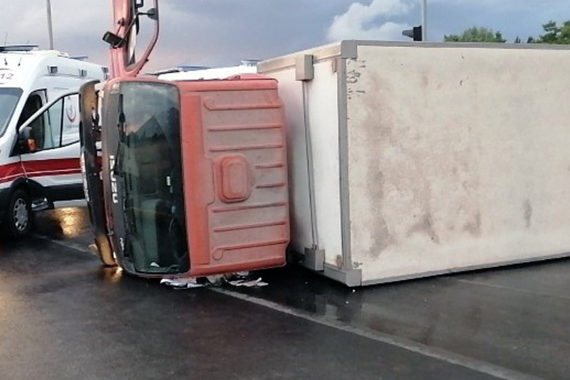 Erzincan'da yollar kan gölü