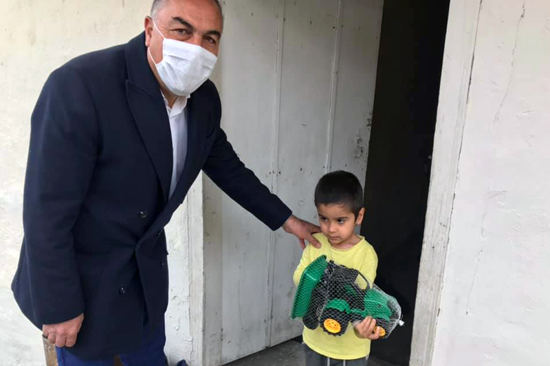 Başkan Aslan çocukları unutmadı