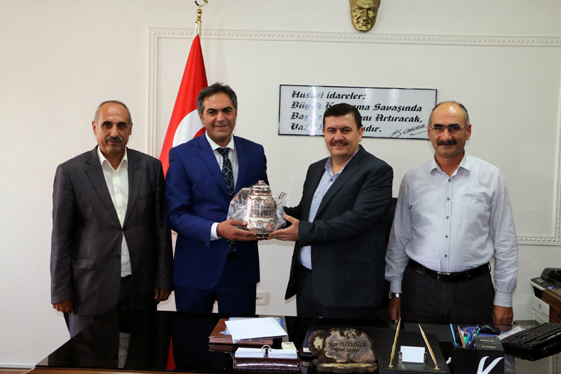 Vali Arslantaş veda ziyaretlerine başladı